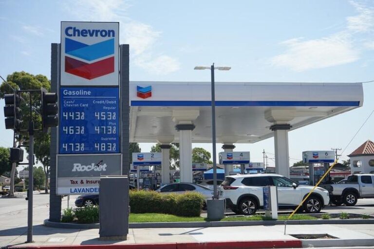 (Facebook) Venezuela firma acuerdos con PDVSA y Chevron para impulsar producción petrolera en la Faja del Orinoco